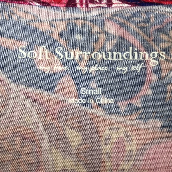 Soft surroundings stretch knit with V-neckline. - Picture 3 of 4